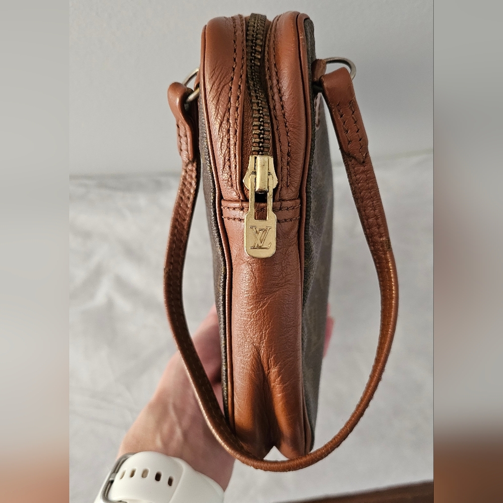 Louis Vuitton Brown Monogram Clutch - Picture 3 of 13